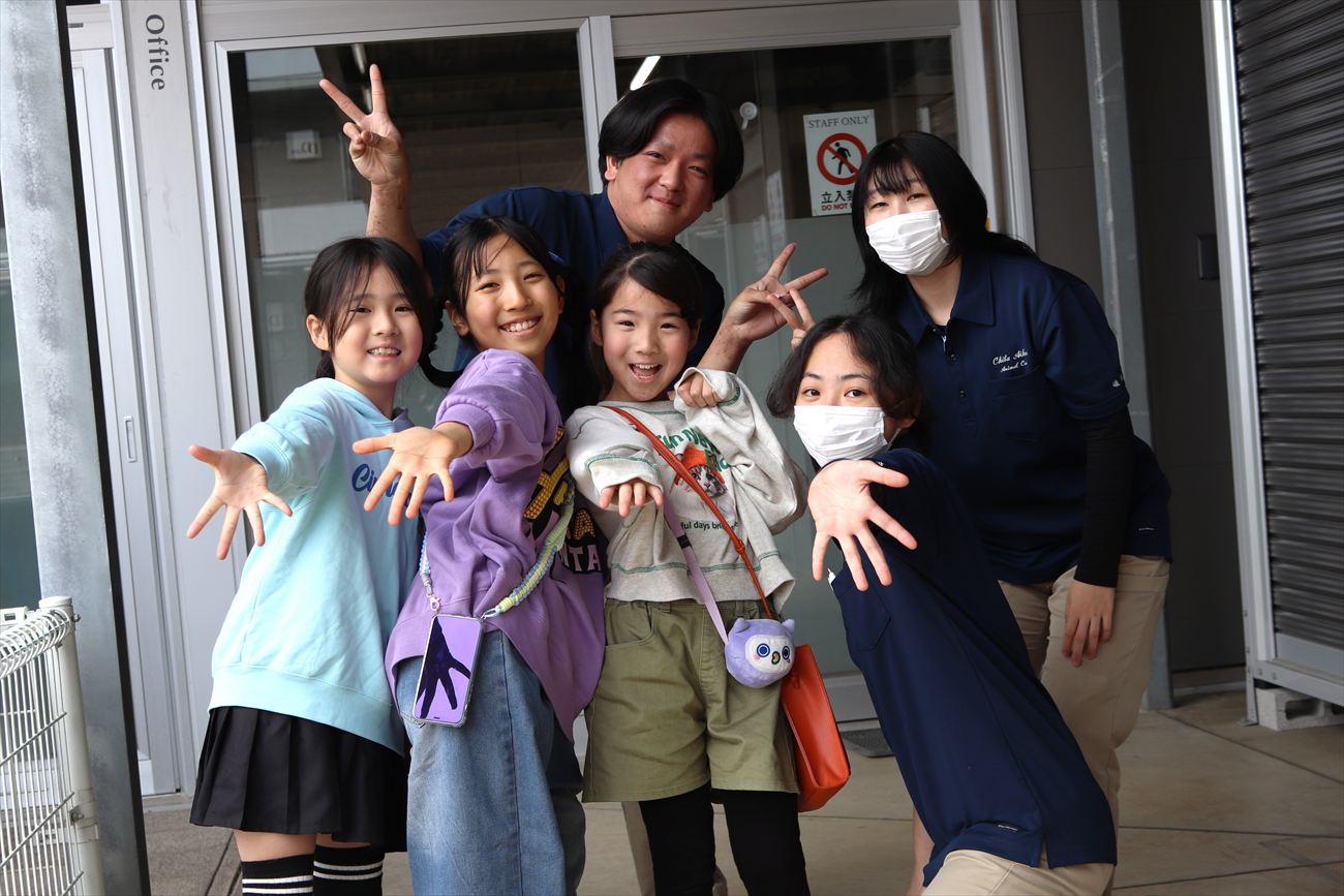 『ふれあい動物園』を開催しました！(専門学校ちば愛犬動物フラワー学園)