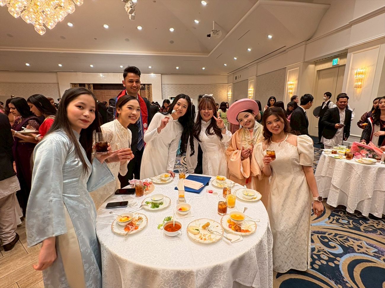 卒業式・卒業パーティを行いました（国際トラベル・ホテル・ブライダル専門学校）